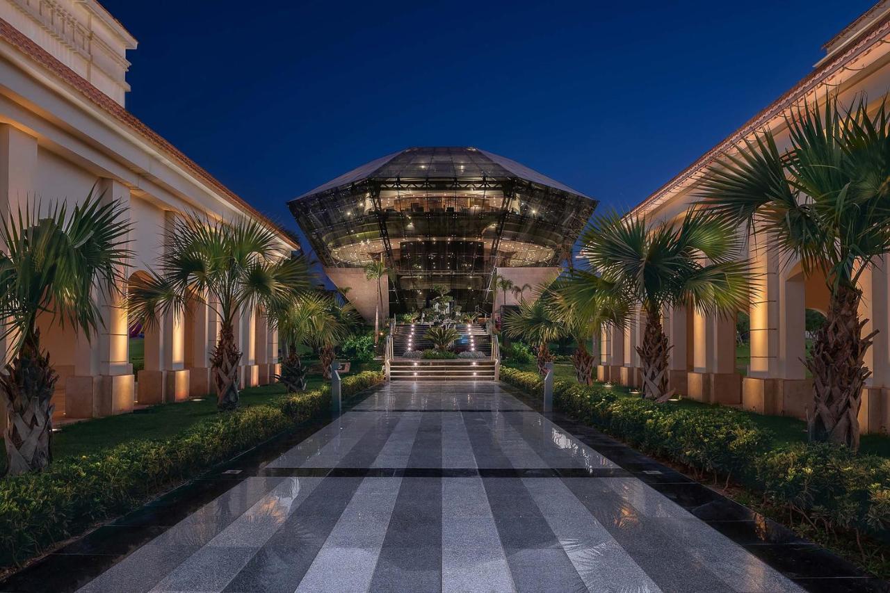 Отель The St Regis New Capital Каир Экстерьер фото The main entrance of the hotel
