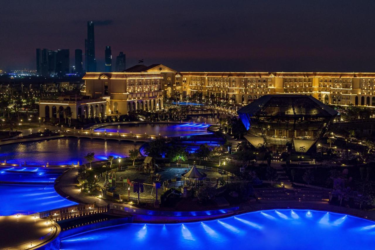 Отель The St Regis New Capital Каир Экстерьер фото The Atlantis Hotel at night
