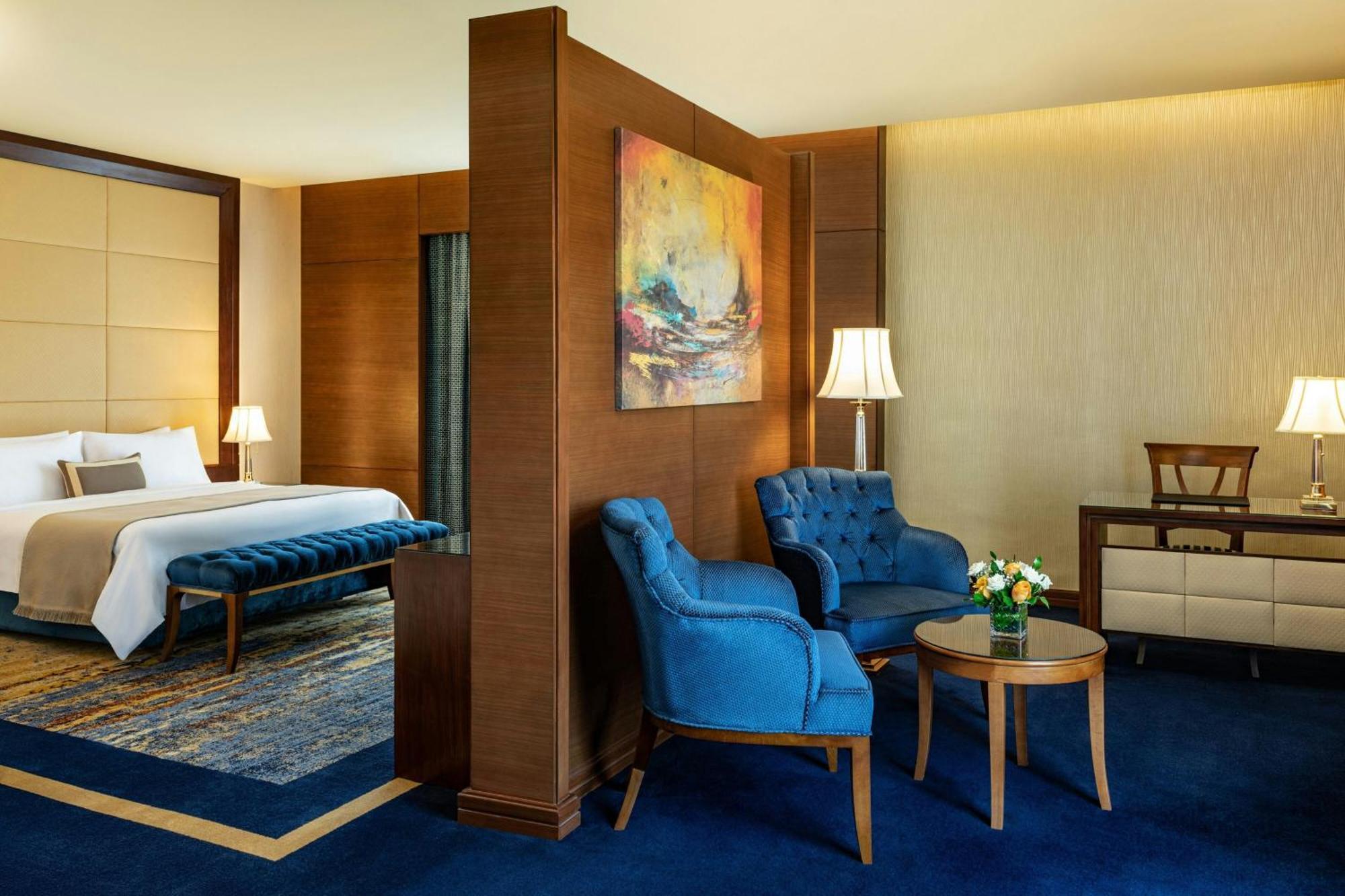 Отель The St Regis New Capital Каир Экстерьер фото A suite at the hotel